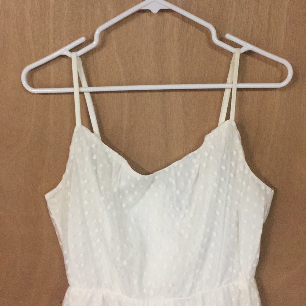 White dress - Picture 3 of 5